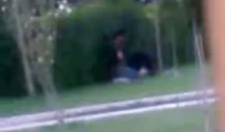 Transik muda, mengenakan sepatu ibunya, stocking saudari, bokep hardcore menyalakan webcam dan meniduri lubangnya untuk dijarah