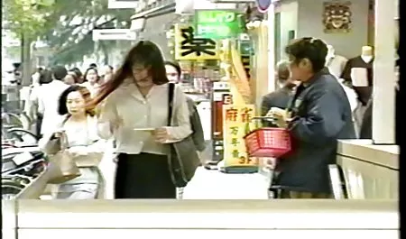 Kukold yang prihatin memperhatikan ketika seorang pria kulit hitam meniduri istrinya yang penuh nafsu di bokep sma terbaru dubur