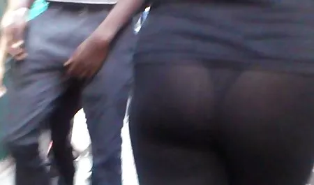 Mulatto muda dan berdada meniduri video boket dirinya sendiri dengan dildo tebal