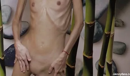 Paman mencium dan menjilat pesonanya, kemaluannya keluar karena keinginan, dan perempuan jalang itu mengambilnya di mulutnya, tetapi untuk waktu teen bokep yang lama dia tidak tinggal di sana, dan akan pergi secara aktif untuk menaklukkan kedalaman pengasuh yang sudah bejat.