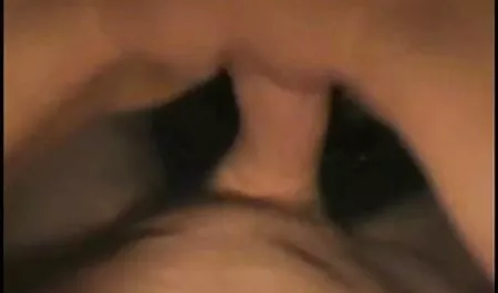 Pirang memberikan bokep ibu hamil blowjob dan menyebar kaki