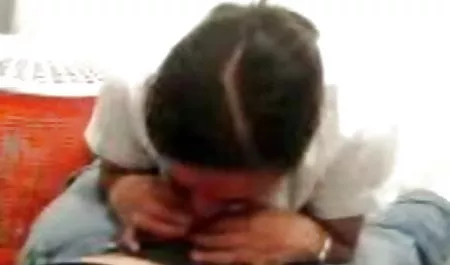 Gadis muda mengambil strapon di bokep spa vagina