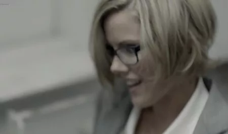 Pickup memainkan rambut coklat bokep digilir muda Jessa Blue dan bercerai karena hubungan seks