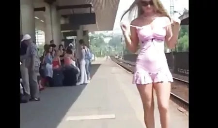 Dua gadis dj bokep latina menghisap kontol pria seksi dan menelan air mani