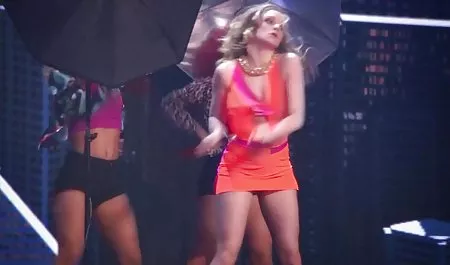 Gadis itu kacau semua bersama-sama. Orang-orang belum bercinta untuk waktu yang lama dan gadis dryuchat dengan hiruk-pikuk, beberapa anggota dalam satu lubang. Anusnya berderit di bokep latina bawah tekanan keras