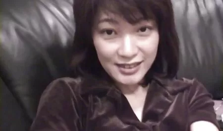 Pirang melengkung dengan dua penis hitam di bak mandi air panas video bokep mahasiswi