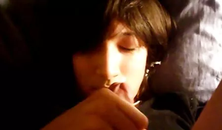 Pria gay dengan penis yang disunat video bokep toge bercinta di ruang tamu