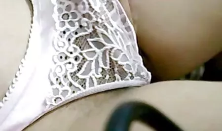 Sayang muda mengisap kontol video bojep dekat tempat parkir