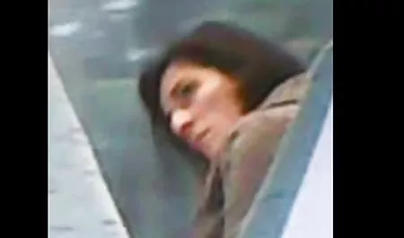 Pirang seksi, Nikky Thorne, akan ditumbuk video bokep perselingkuhan dan dipukul oleh kontol