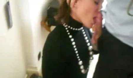 Penisnya yang besar videobokepbarat merobek mulut dan memeknya