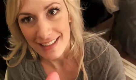 Bung melepas kamera bokep ibu hamil saat dia meniduri dildo pacarnya