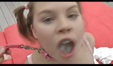 Dia bokep jilbab cantik mulai dengan setengah putaran, gadis berkacamata ini dengan rok pendek, di mana celana dalam merah muda menggoda disembunyikan