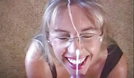 Dewasa, wanita lezat bokep karyawan akan bercinta di casting dan menelan cum