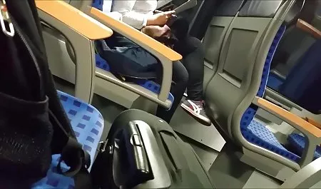 Para siswa melakukan kemarahan seksual dalam bentuk pesta. Tiga wanita cantik berlutut dan membuka mulut mereka dan menjilat pantat mereka dengan lidah gadis-gadis lain, ada pesta video xxx bokep seks di asrama hari ini