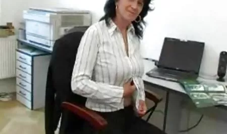 Pirang seksi Busty video bokep tarzan x mencintai gangbang dengan kulit hitam