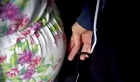 Janda brunette gemuk seksi akan bercinta dengan dua bokep terpanas penjaga