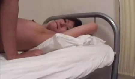 Pelacur itu datang ke film sex bokep hutan dengan mobil untuk membelai dirinya sendiri