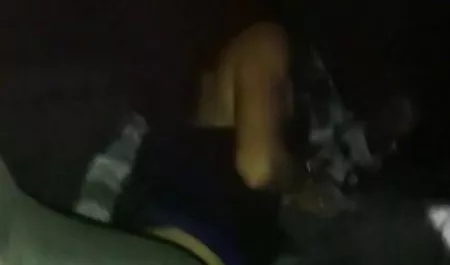 Jalang bersemangat mencintai gangbang panas gudang bokeb