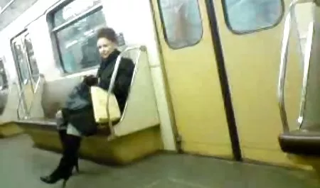 Brunette muda dengan tato harus bekerja keras di casting dengan bokep webcam mulut dan analchik sehingga dia mendapatkan peran itu