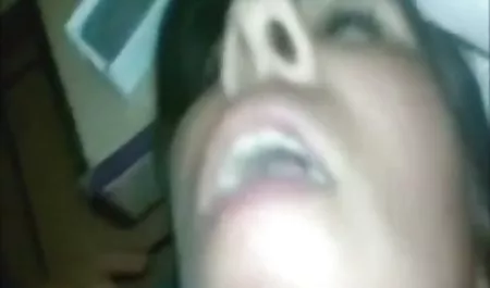 Niger bergegas dari gadis bokep tante murahan yang cantik