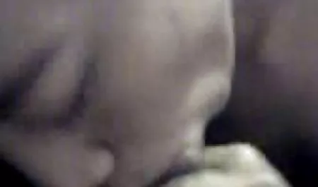 Pirang dewasa Holly minum cum setelah anal bokep selingkuh full