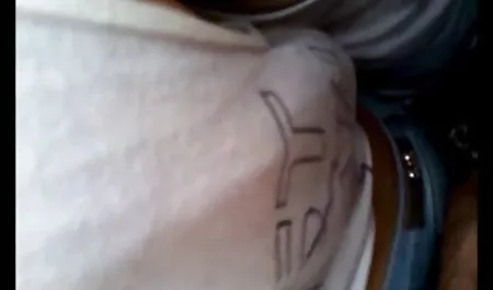 Burung dandang bokep tercantik kekar meniduri Asia busty dengan kontol besar