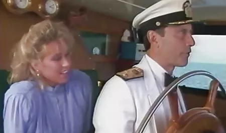 Cewek muda mengisap ayam gemuk di video bokep maria ozawa kamar mandi