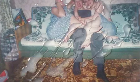 Berbaring di sofa dan sedikit menumbuhkan smp bokep sendi saya