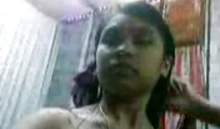 Asa Akira menempatkan vagina buatan pada video bokep semi anggota, part1