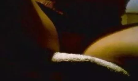 Lesbian tinggi bokep durasi pendek seksi akan kacau oleh artis kecil