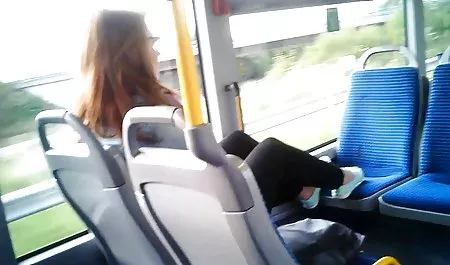 Brunette bokep perang Kendall Carson mendapat fucked dan mengisap ayam jantan