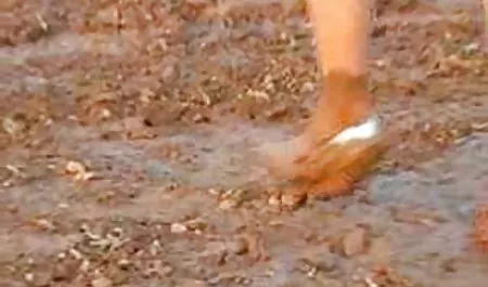 Dua orang bercinta dengan seorang siswa di semua bokep jaman now celah