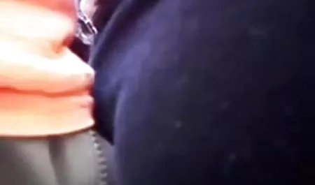 Babes muda melakukan pijatan bokep maria pada seorang pria dan menidurinya anal