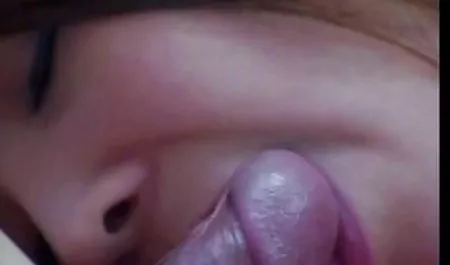 Pirang seksi Busty masturbasi video bokep ibu ibu vaginanya dicukur dengan jari