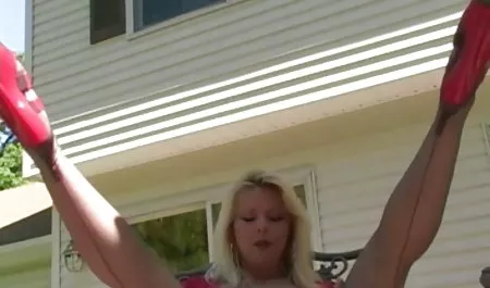 Mainan besar akan bokep hamil tua digantikan oleh boogies yang berair dan knot harus tidak hanya menghisap tongkat mereka, tetapi juga melompat pada alat yang kuat ini dengan lubang lunak yang dikembangkan