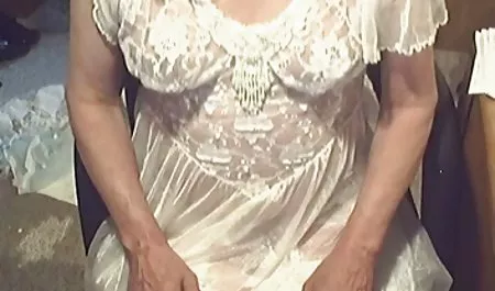 Seks anal film bokep hd dengan Maria Fiori dan cum di mulutnya