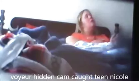 Dua penis hitam di bokep video call lubang berambut coklat