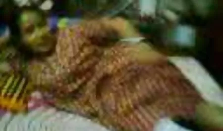 Bung bercinta seorang bokep terbaru blondie dan membuatnya menjilat kakinya