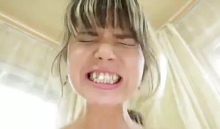 Hari ini, seorang pelacur muda berjanji untuk membawa pulang bokep cupi cupita seorang pria baru dan memperkenalkannya kepada pacar yang matang