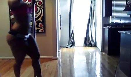 Dua pria gay bokep korea selatan melakukan blowjob di mobil kereta