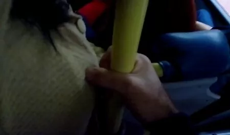 Lesbian ibu video bokep ariel cut tari tiri Busty menjilat vagina basah dan anak tiri pantat