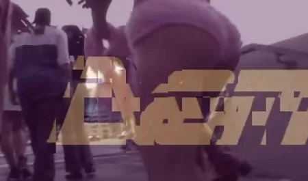 Dua pirang berdada pertama-tama bercinta satu sama lain, dan kemudian menyebar ke seorang pria, mulai mengisapnya secara bokep latina bergantian, dan kemudian duduk di atas seorang anggota