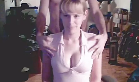 Lesbian busty bergairah video sex paling hot bercinta di kamar mandi dan minum sampanye