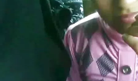 Seorang gadis kecil yang lucu menggosok surat tentang bokep full movie pubis temannya