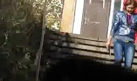 Suami yang lucu porn tante membelai payudara istri muda dan keparat di anal