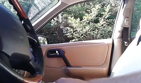 Setelah basah, bokep moms nakal cewek itu memikat kekasihnya dan menuntut seks segera