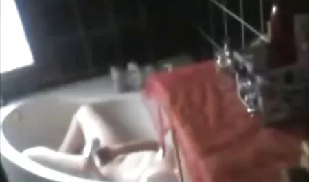 Dua brunette Jerman mengendarai kontol di depan fisting film bokep miyabi