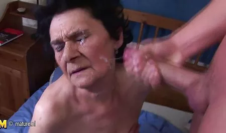 Laki-laki yang bergairah dengan kontol tebal meniduri pirang seksi video sex bule di anal