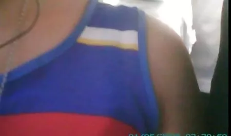 Pirang dengan kacamata suka situs bokep online mengisap ayam dan cums dari bercinta kelas