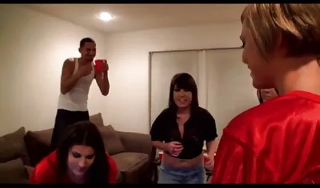 Kali Renee pirang muda mendapat akun bokep fuck bagus di tepi kolam renang